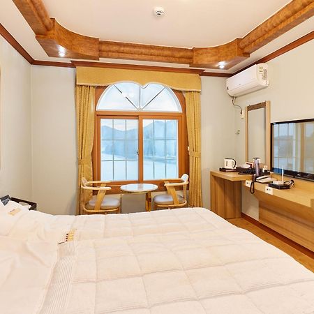 Goheung Hayan Noeul Hotel Exterior foto